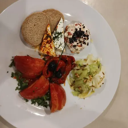 Хотел комплекс правешки ханове Правец