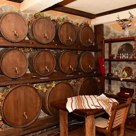 Хотел комплекс правешки ханове Правец