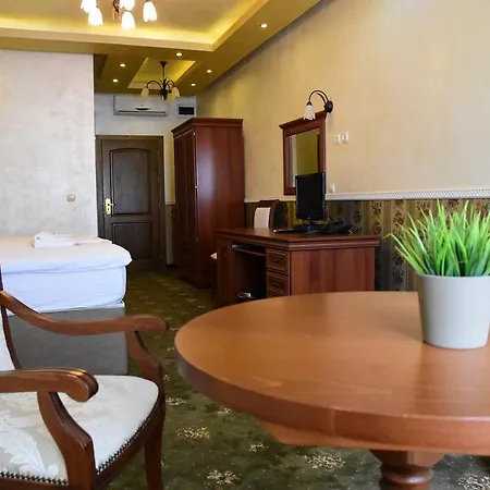 Хотел комплекс правешки ханове Правец