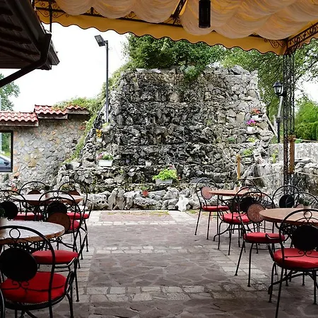 комплекс правешки ханове Хотел 3*