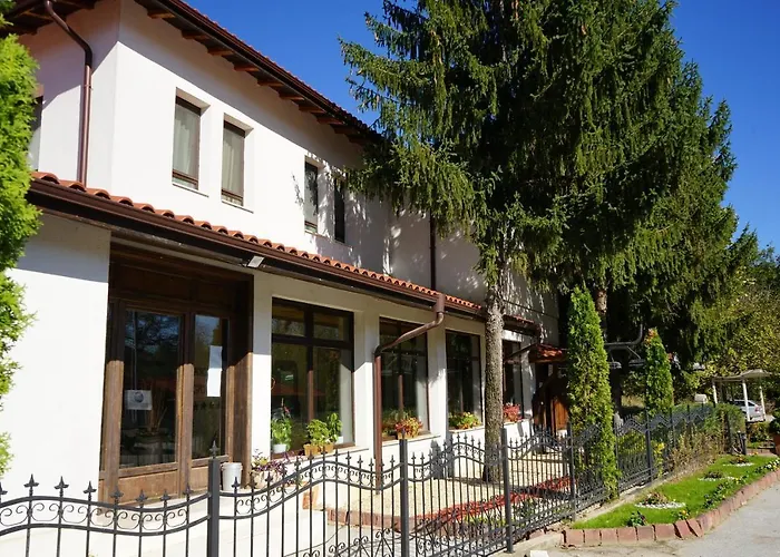 Hotel Complex Praveshki Hanove 3*