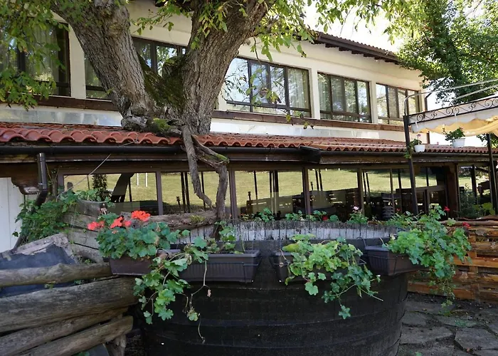 Hotel Complex Praveshki Hanove