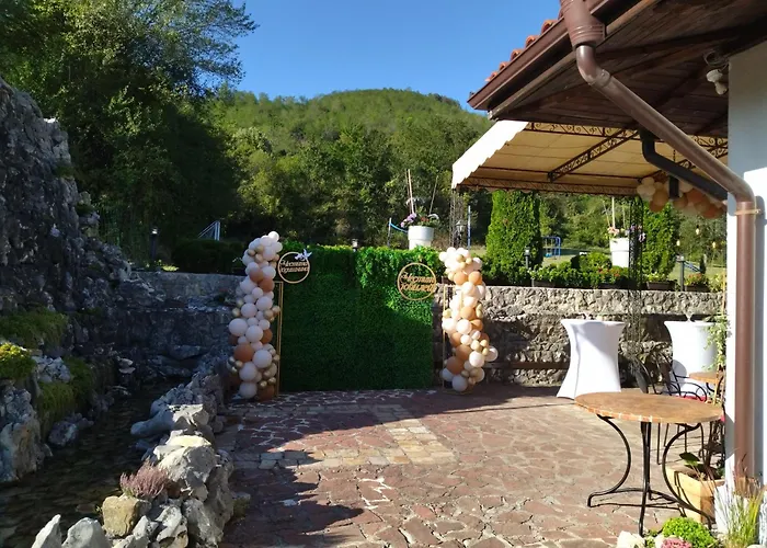 Hotel Complex Praveshki Hanove