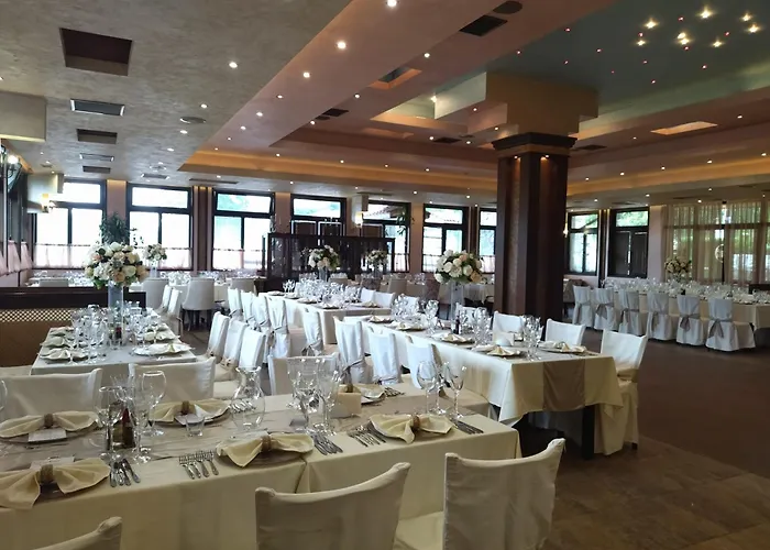 Hotel Complex Praveshki Hanove Pravets